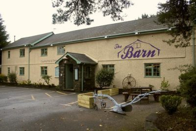 The Barn in Mwndy